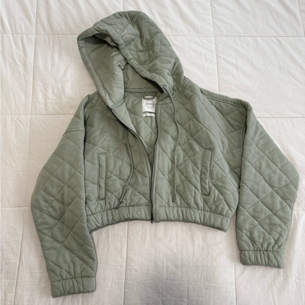 Cropped jacket with hoodie